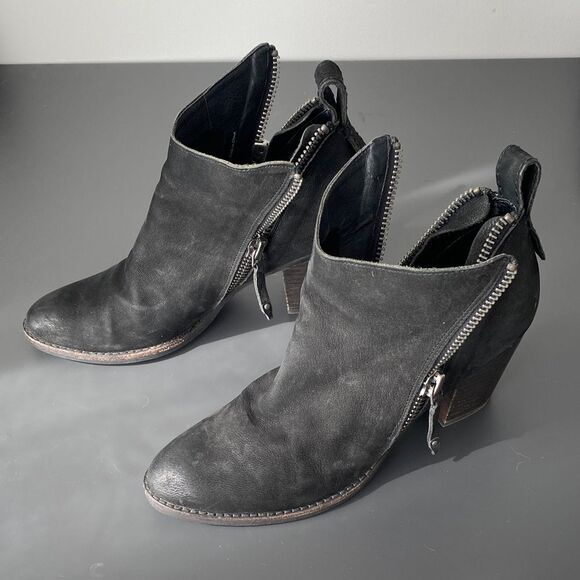 dolce vita Black Leather Ankle Heeled Boots Diagonal Zipper Design Sz 8 Chic - Picture 2 of 7